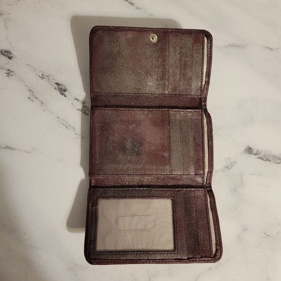 HOBO Limited Edition Metallic Plum Graphite 'Jill' Tri-Fold Leather Wallet - Picture 3 of 9